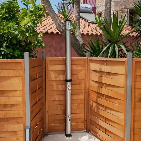 Βίλα Avocado Fivos *