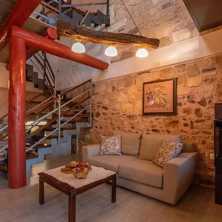 Avocado Fivos La Canée