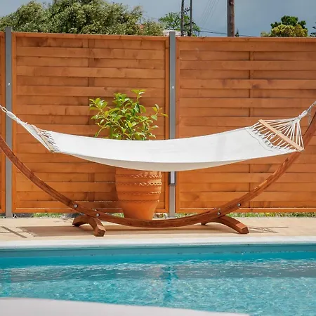 Avocado Fivos * La Canée