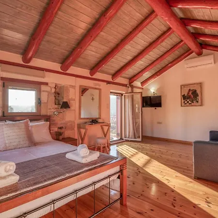 Avocado Fivos * La Canée