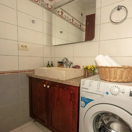 Villa Avocado Fivos
